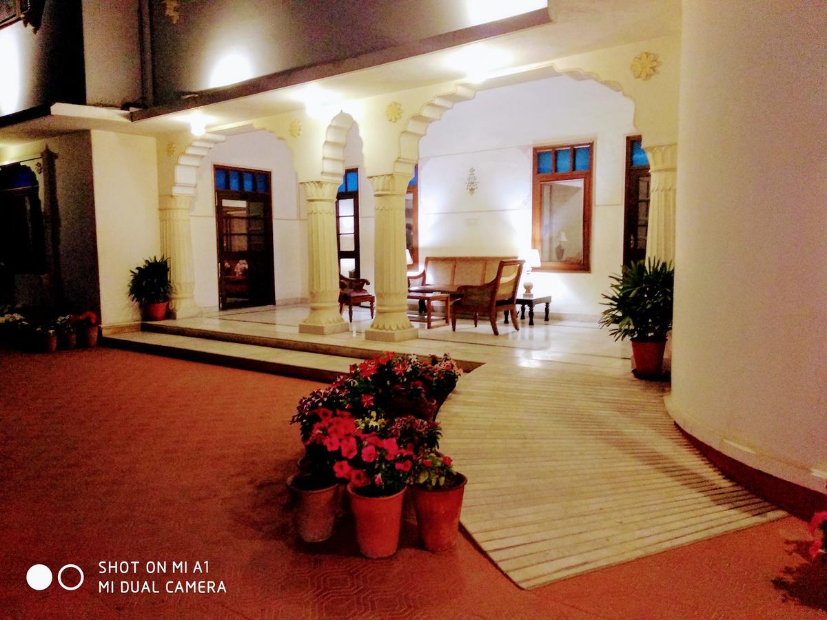 Hotel Meghniwas Jaipur Extérieur photo