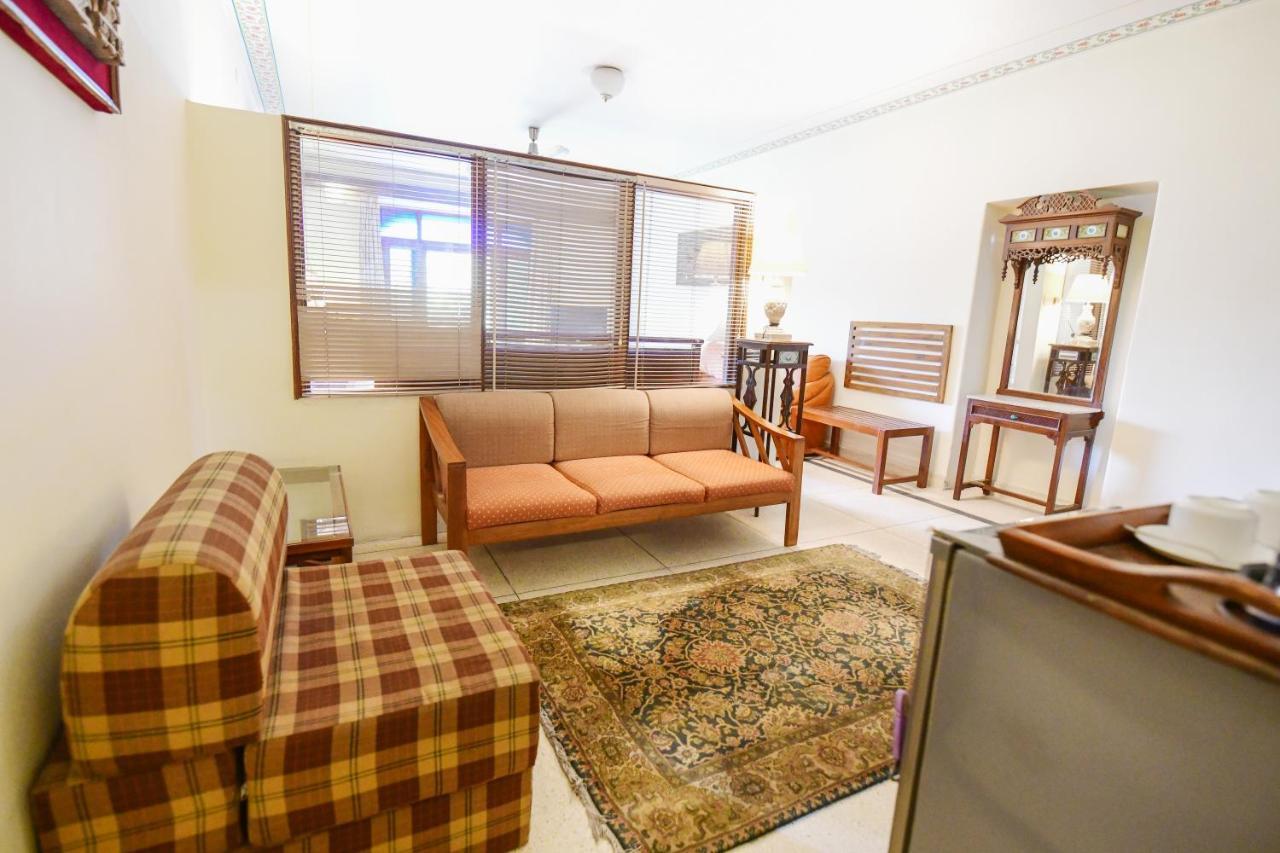 Hotel Meghniwas Jaipur Extérieur photo